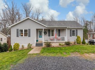 220 Dodge St, Stuarts Draft, VA 24477