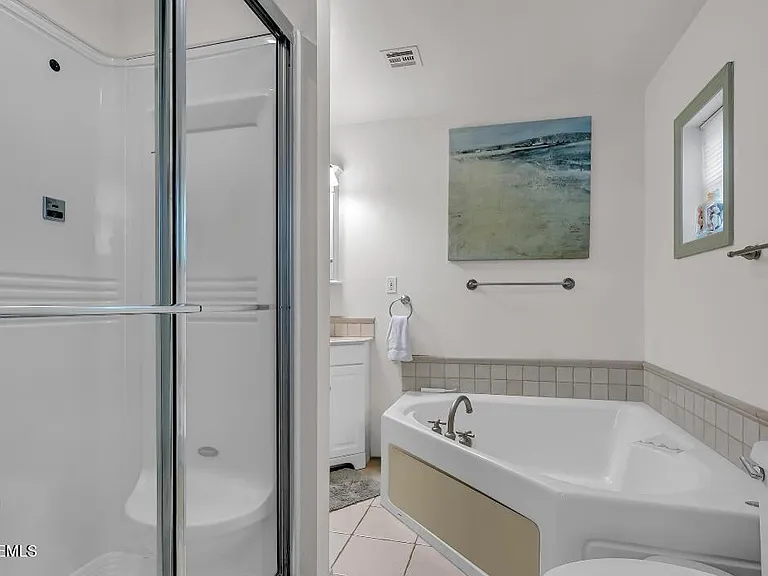 221 Harrison Ave — Photo 24