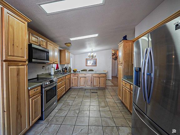 5th image of 14362 E Warren Dr