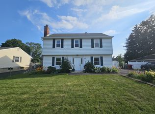 109 Sunburst Rd, Naugatuck, CT 06770
