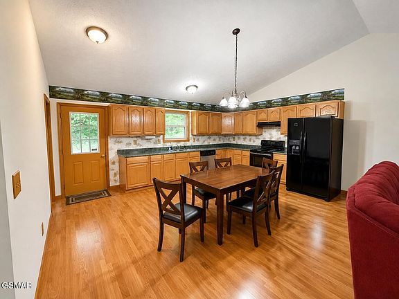 4th image of 287 Islandview Point