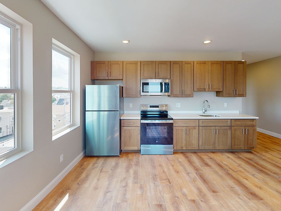 1st image of 100 Revere St #506