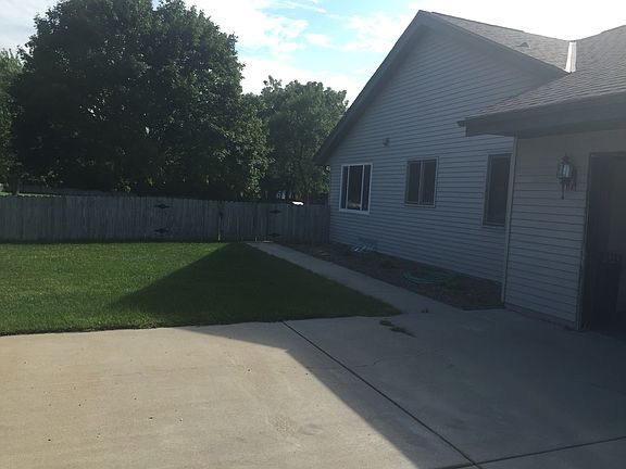 Drive way to fenced in yard