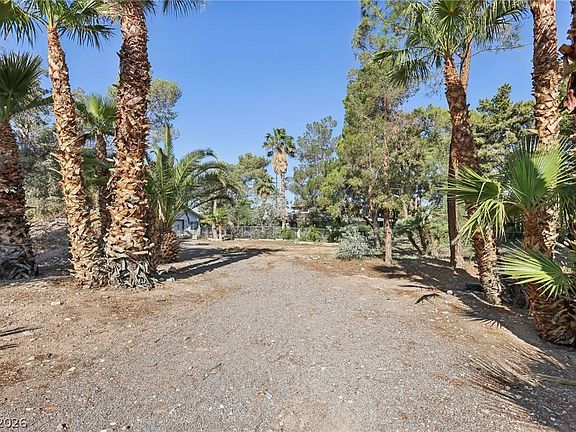 4th image of 55 Siddall Ave
