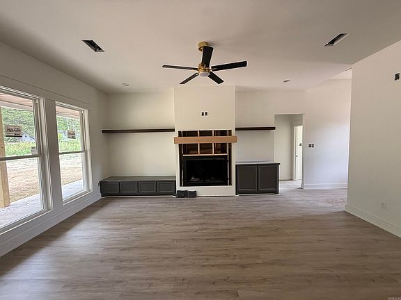 5th image of 250 Garrison Rd