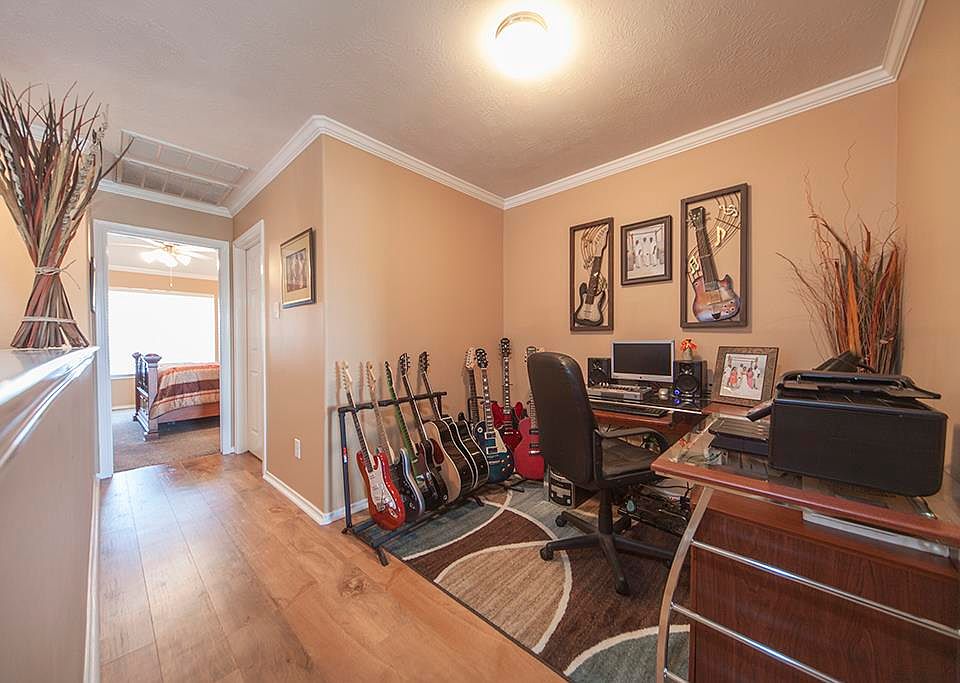 1st image of 3212 Pearl Bluff Ln