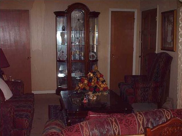2nd image of 1323 McCluer Rd