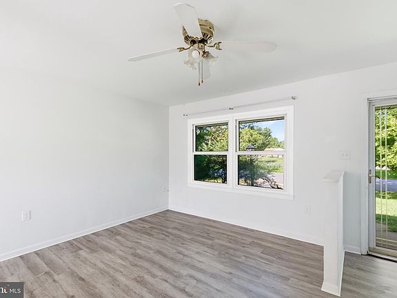 4th image of 1100 N Sterling Blvd