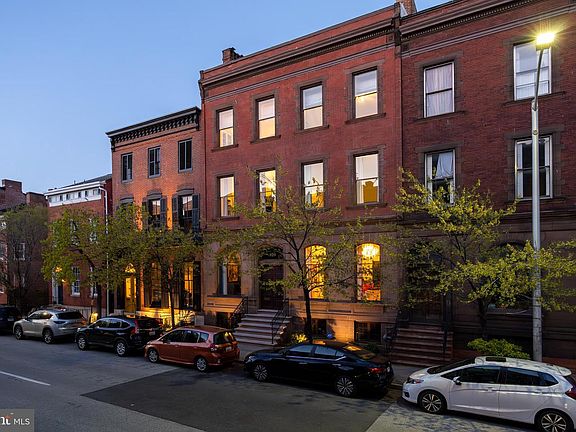 2nd image of 829 Park Ave