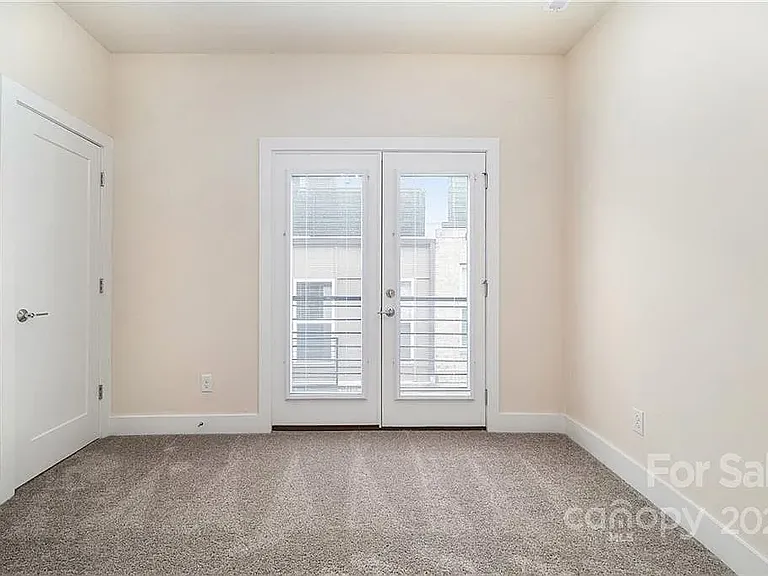 15037 New Amsterdam Ln — Photo 12