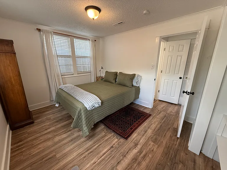2833 N Overland Trl #2 — Photo 12
