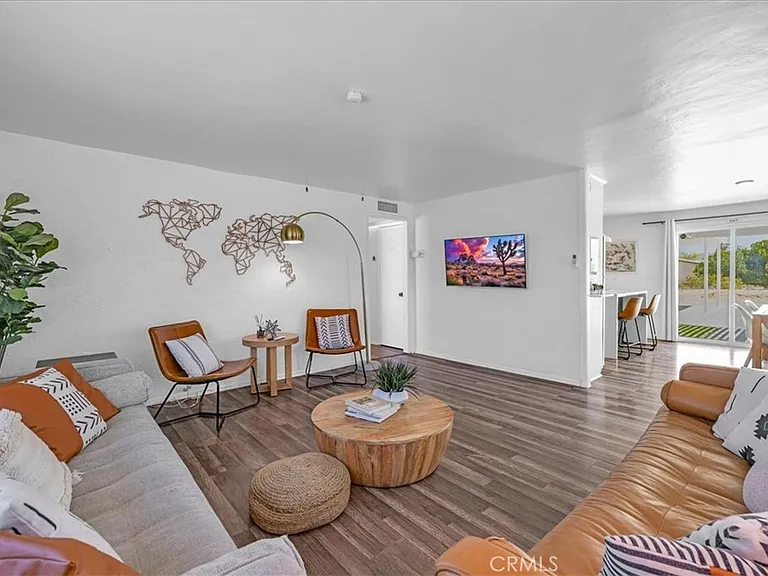 5749 Halsey Ave — Photo 10