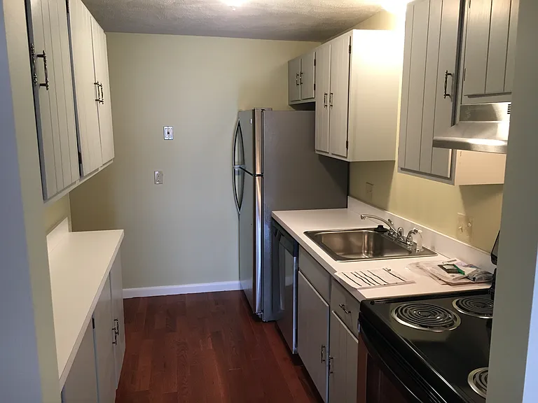 36 Warren St — Photo 10