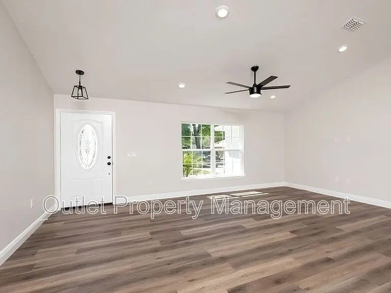 52 W Azalea Dr — Photo 2