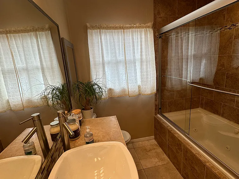 8956 Swinton Ave — Photo 47