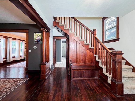 4th image of 732 4th St