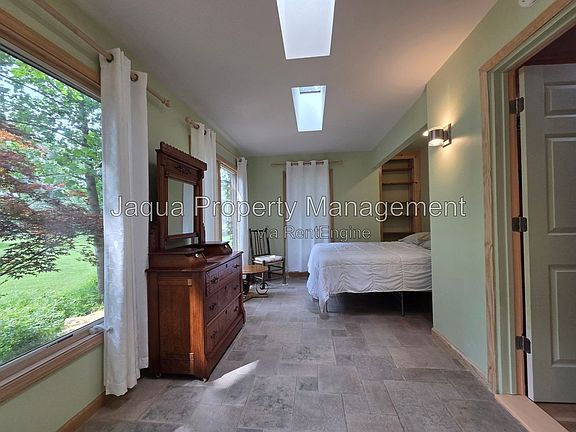 5th image of 5120 Naomi Rd