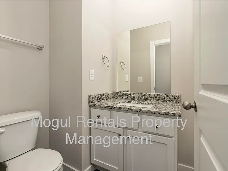 592 E Martens Dr — Photo 9