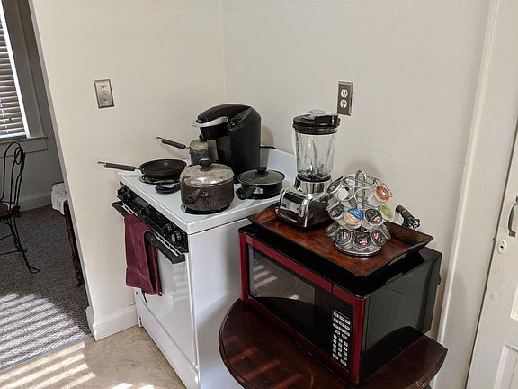 Stove, microwave, and blender