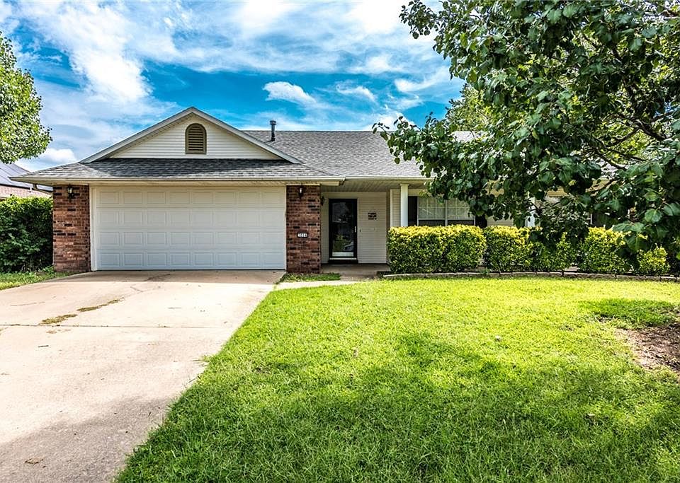 1st image of 3004 N Quartz Dr