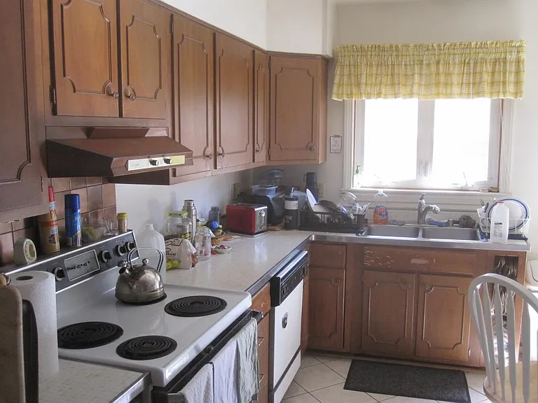 Kitchen (common space)