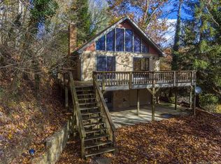 70 River Edge Dr, Burnsville, NC 28714