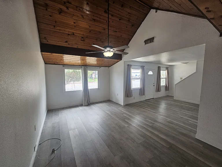 3757 W 182nd St — Photo 6