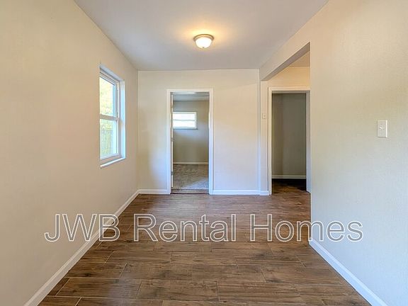 4th image of 3228 Myra St