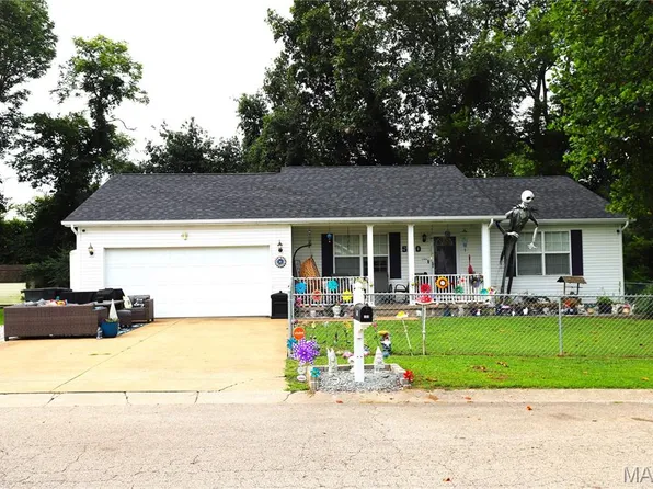 560 Huntleigh Ct, Farmington, MO 63640
