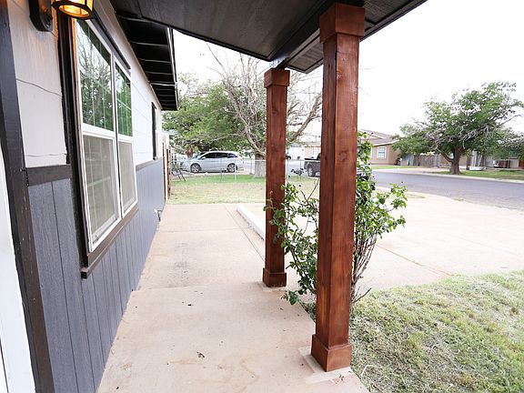 2nd image of 2724 Brentwood Dr #2724