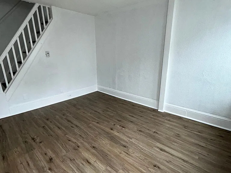 225 Home Ave — Photo 11