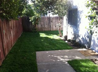 537 W Crescent Dr, Azusa, CA 91702