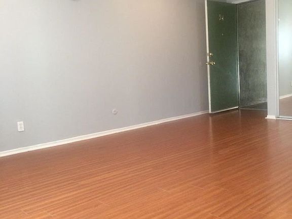 4th image of 125 S Mariposa Ave APT 24