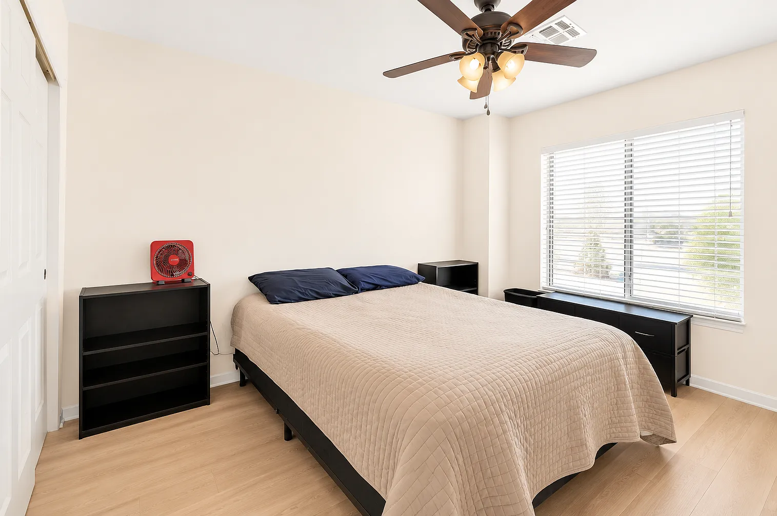 4 bed, 1530 sqft, $2,250 — Photo 4