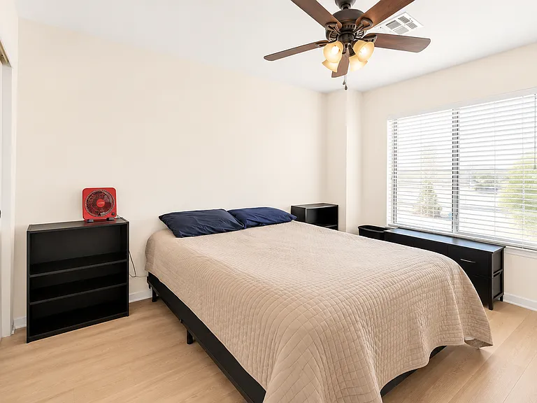 9164 W Harmony Ln — Photo 4