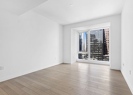 3rd image of 138 E 50th St APT 27B