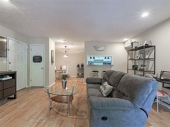 4th image of 704 Summit North Dr NE #704