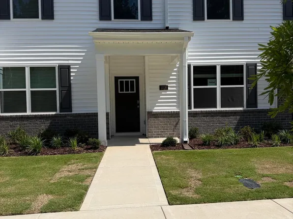 1016 Bayard Wootten Way, New Bern, NC 28562