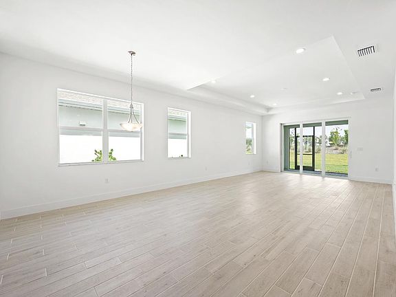 4th image of 44364 Panther Dr
