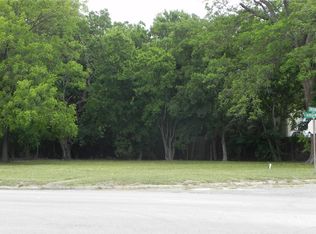 911 S Virginia St, Terrell, TX 75160