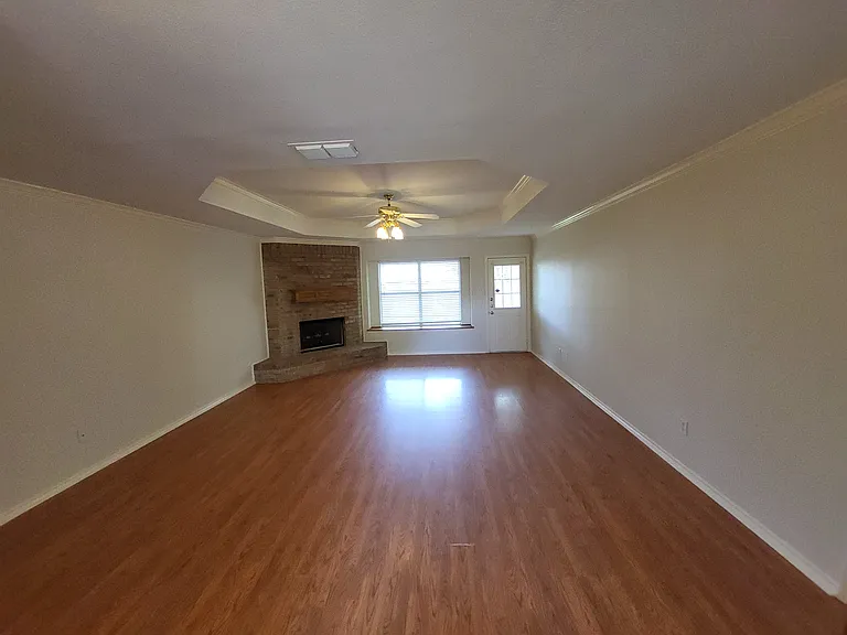 1109 Westgrove Dr — Photo 4