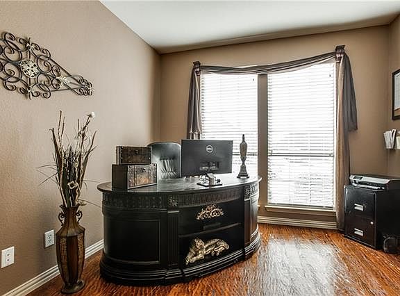 3rd image of 3104 Luminara Dr
