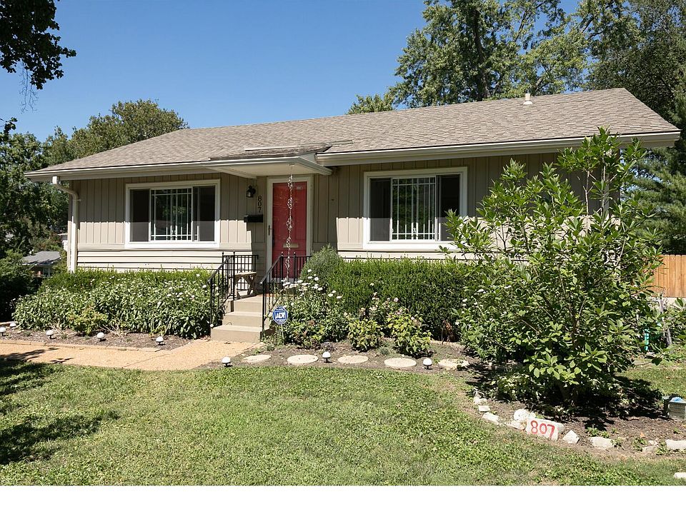 1st image of 807 Queen Anne Pl