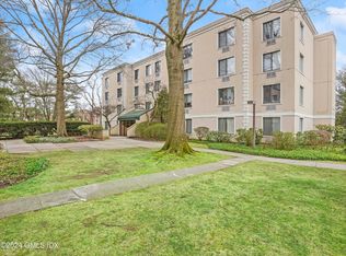 1525 E Putnam Ave APT 407, Greenwich, CT 06870