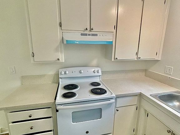 2nd image of 905 S Russell Ave #3