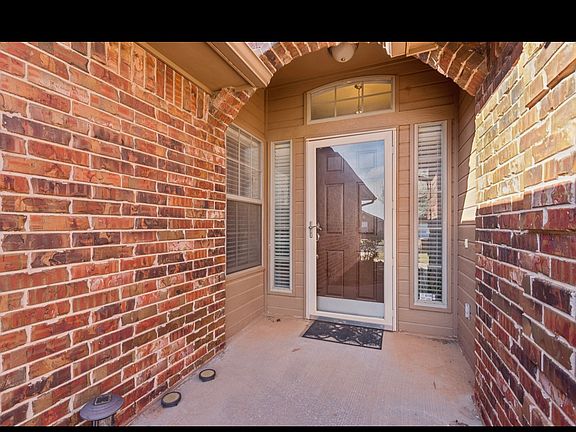 2nd image of 2705 SE 96th St