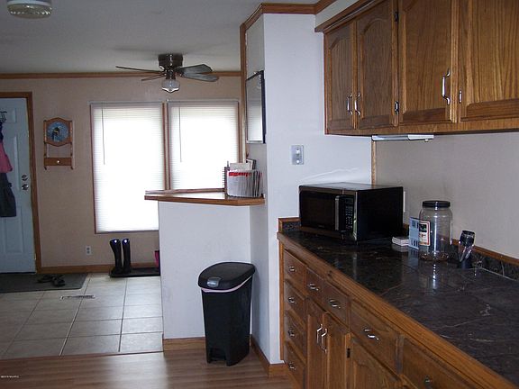 4th image of 1375 N Bingham Ave