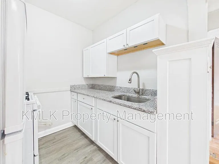 1352 Kenilworth Ave — Photo 16