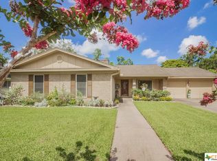 513 Maplewood Dr, Victoria, TX 77901