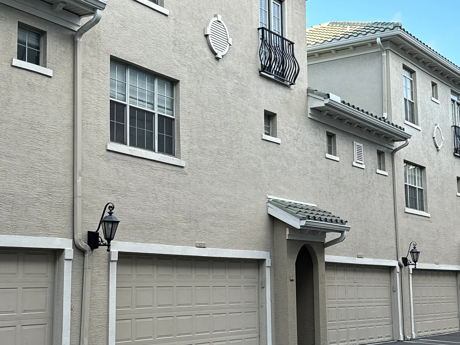 501 Knights Run Ave — Photo 2